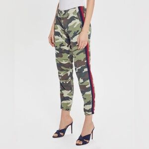 Mother “No Zip Misfit” Camo Pants size 26